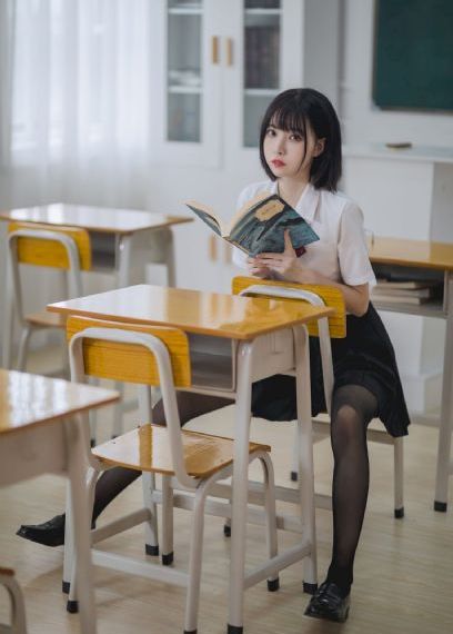 欧美开档情趣内衣_BD英语视频大全