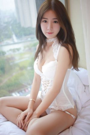 欧美耳环男_高清视频在线观看