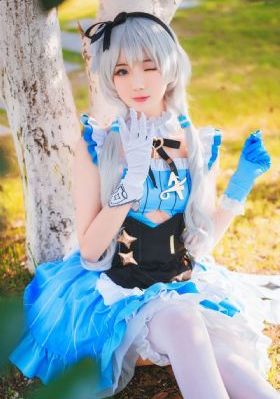 欧美女人艺术写真_720在线播放