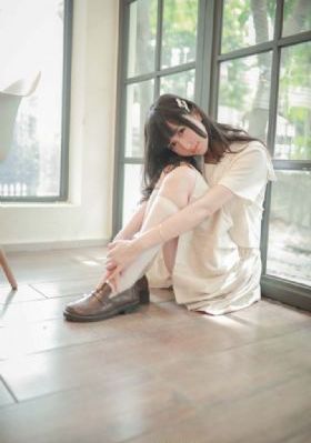 欧美亲吻唯美图片头像_4K电影完整版
